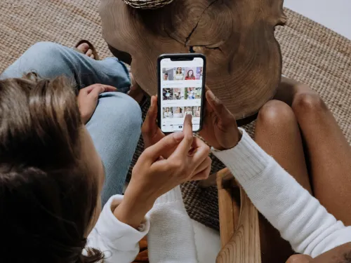 social-pexels-cottonbro-5081918.jpg